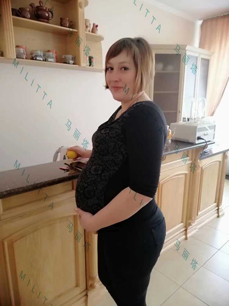 快到临产前，乌克兰已经接到公寓照顾饮食居住