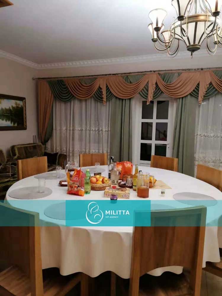 马丽塔的别墅-花园的舒适环境和富有格调的餐桌气氛