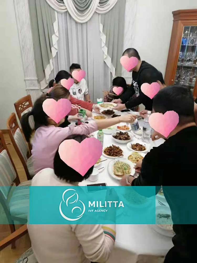 在乌克兰马丽塔公寓吃中国菜，汇聚的气氛有年味的感觉
