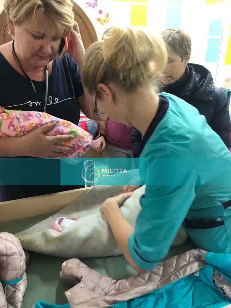 到乌克兰妇产医院接龙凤胎宝宝