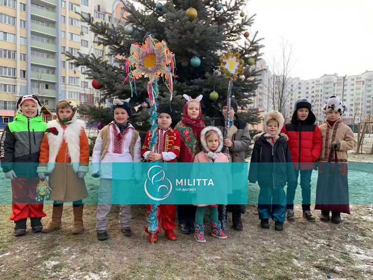 乌克兰圣诞节马丽塔孩子过节日