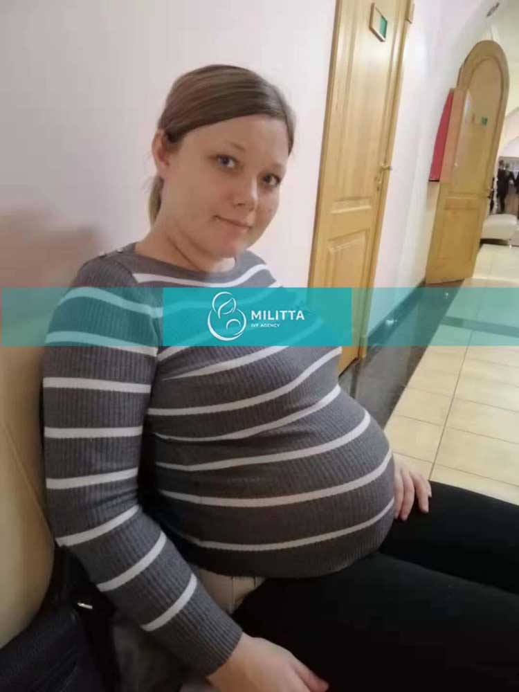 马丽塔6个代母去到乌克兰妇产医院做检查