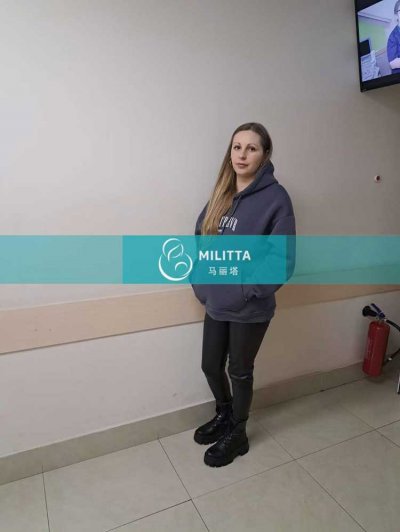 预产期在下周的乌克兰试管妈妈到第比利斯妇产医院做B超
