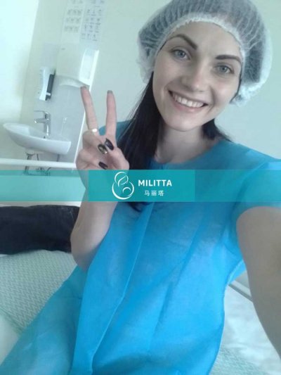 在丽塔医院移植的乌克兰试管妈妈笑容很甜