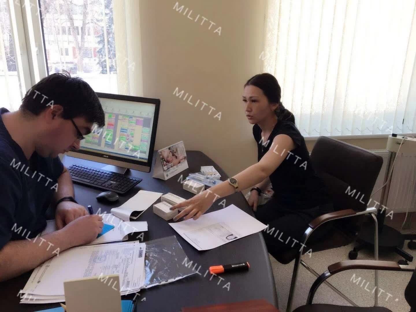 马丽塔形象好气质佳的亚裔卵妹 正宗的黄皮肤