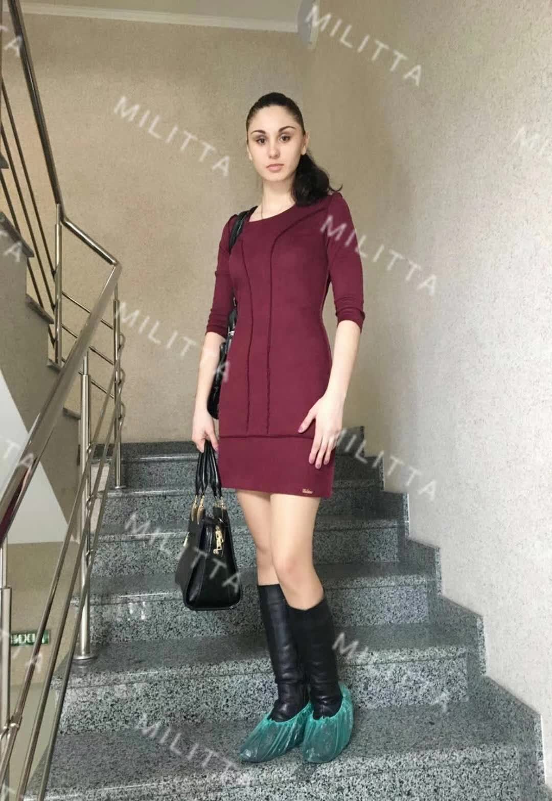 马丽塔去医院体检的捐卵者大长腿美女