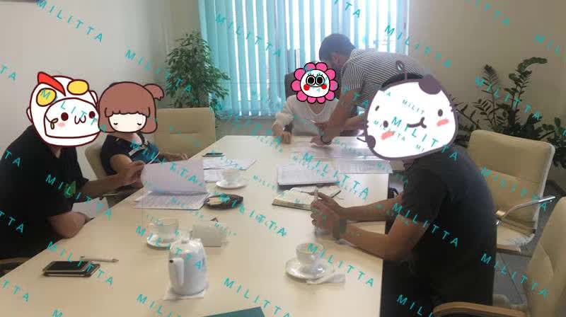 两对客户来马丽塔签合同和委托书 公证员对流程驾轻就熟
