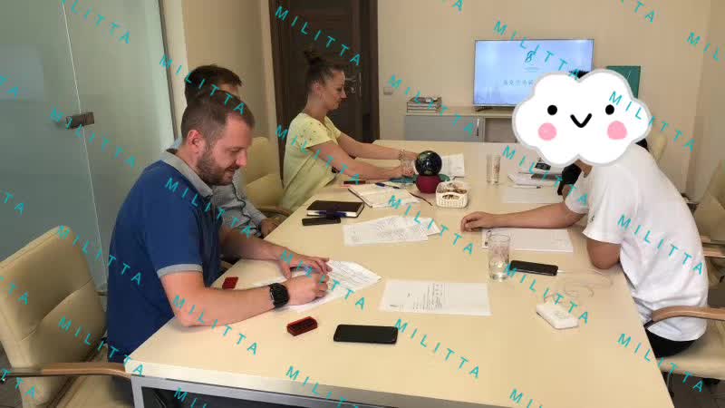 L姐姐两口子顺利抵达基辅和马丽塔愉快地签合同