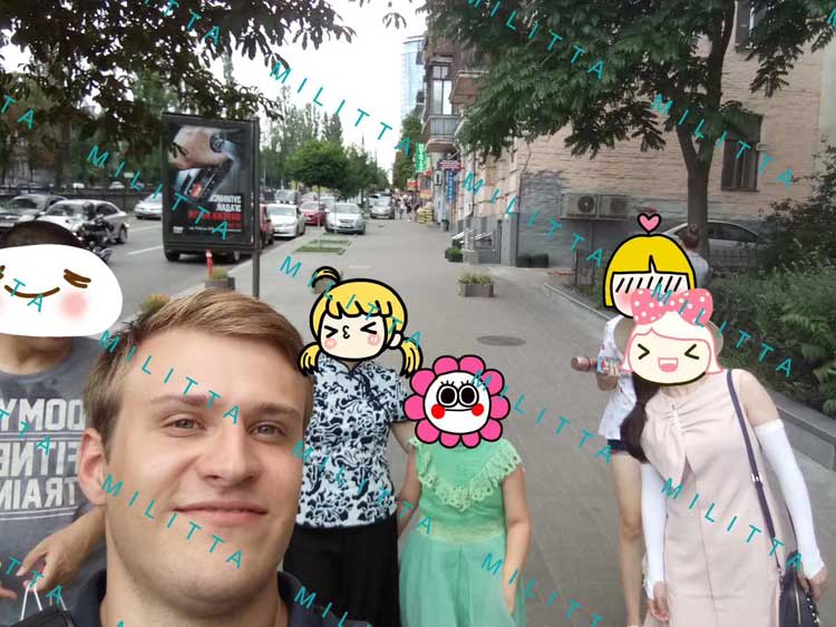 马丽塔陪同下游玩基辅