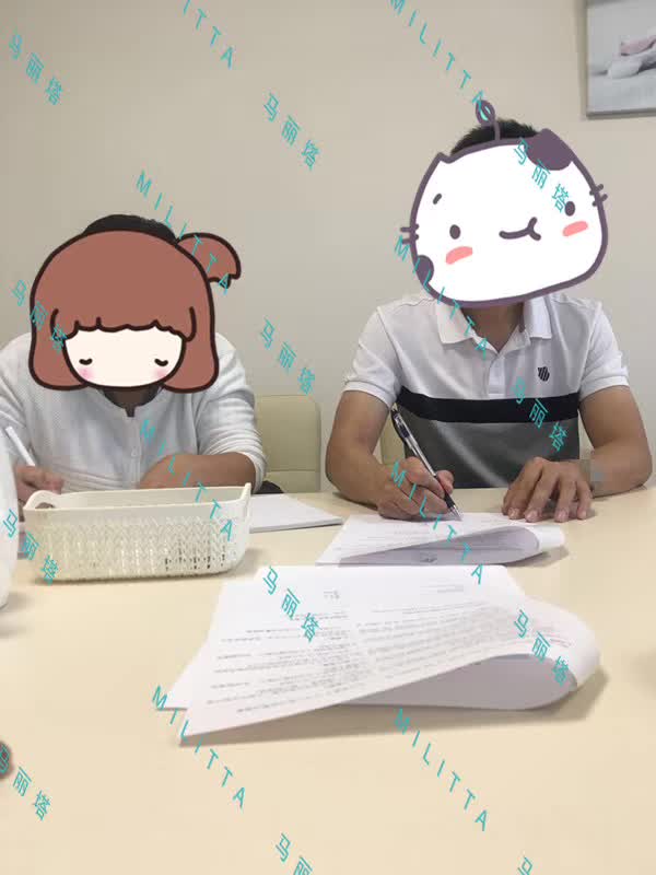 S先生夫妇和L先生夫妇一同来到马丽塔签署协议
