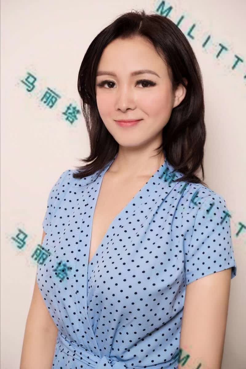 备选的亚裔有服装模特履历本科学历捐卵女孩