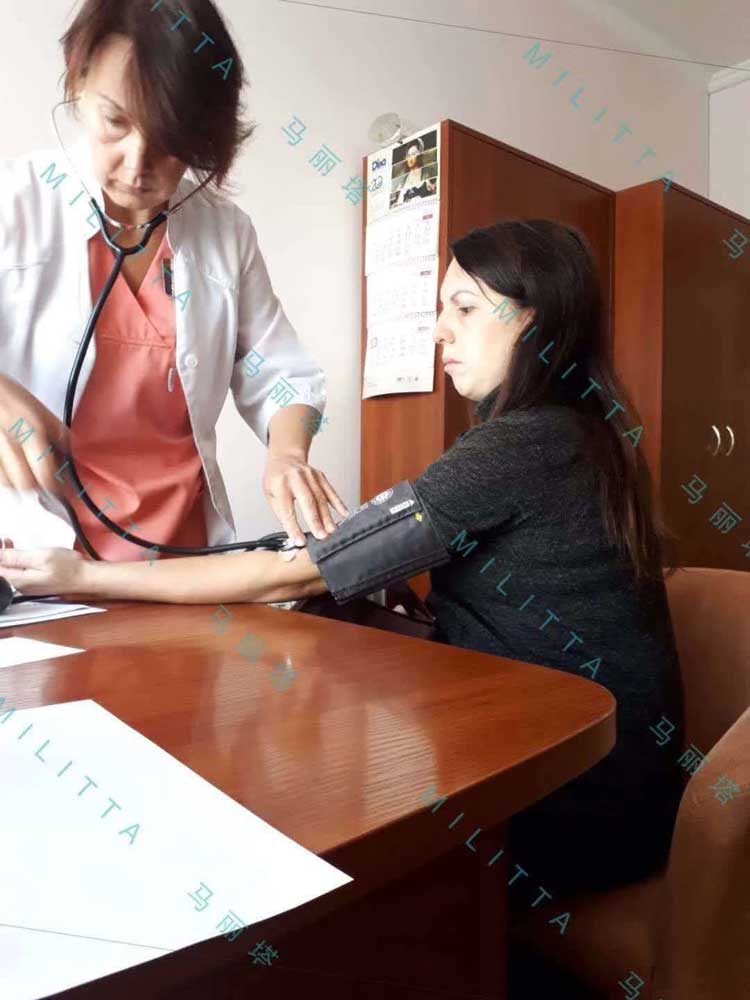 C女士和Y先生所选的代母已经怀孕29周到阿多尼斯医院体检