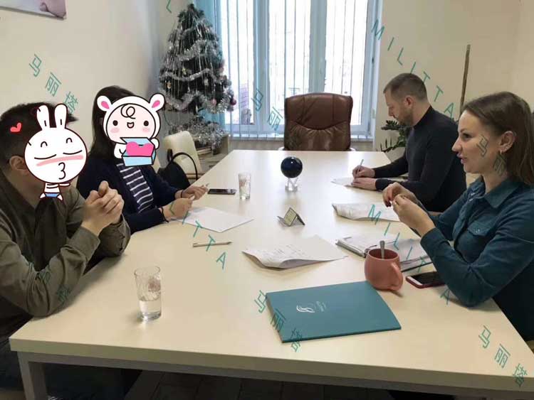 R先生在玛丽塔办公室签订了自卵套餐,选的是阿多尼斯医院