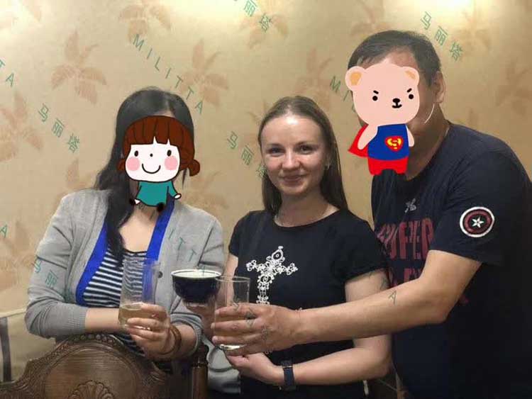 在乌克兰DY之旅的庆功宴里,大家都笑的像个孩子