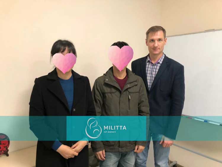 签公证的时候,医院主任来慰问选择丽塔医院的3对中国夫妻