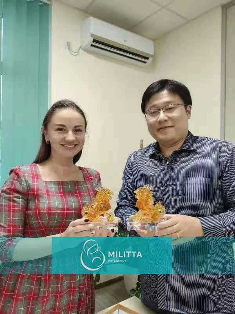 部分代理们不远万里来参加即将开始的丽塔医院开业典礼
