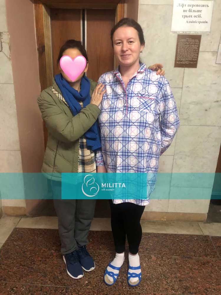 X女士在孩子即将出生之前到乌克兰去看望代理孕母