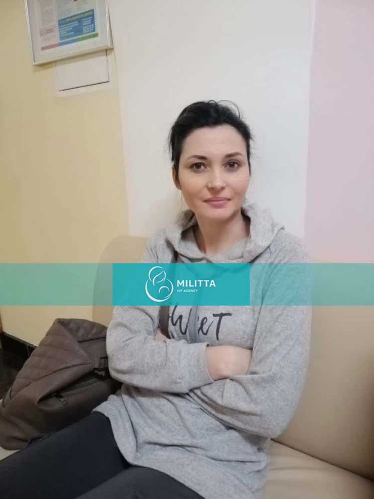 6名好身材气质佳乌克兰试管助孕妈妈去到医院检查