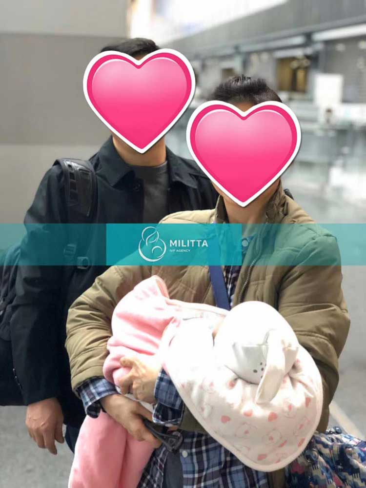 宝宝在的出生证,旅行证等回国手续都办好 一家三口可以回家了!