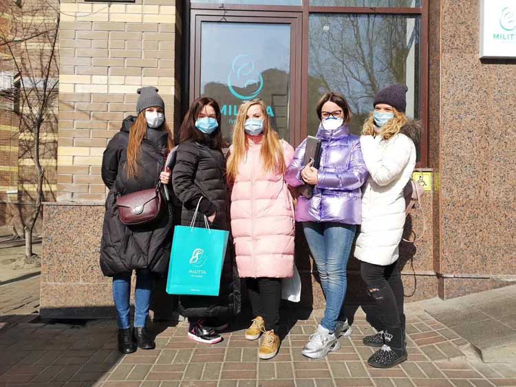 马丽塔工作人员顶着新冠疫情,坚守岗位,让客户好孕不耽搁