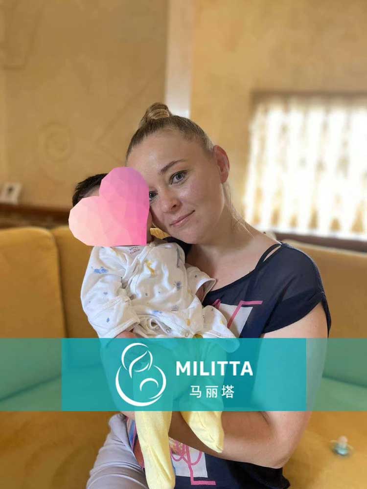 马丽塔没有育儿中心,却高聘专业育儿保姆照顾滞留婴儿