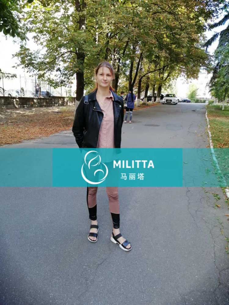 马丽塔代妈生活照