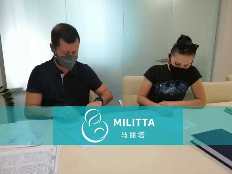 马丽塔代妈签约
