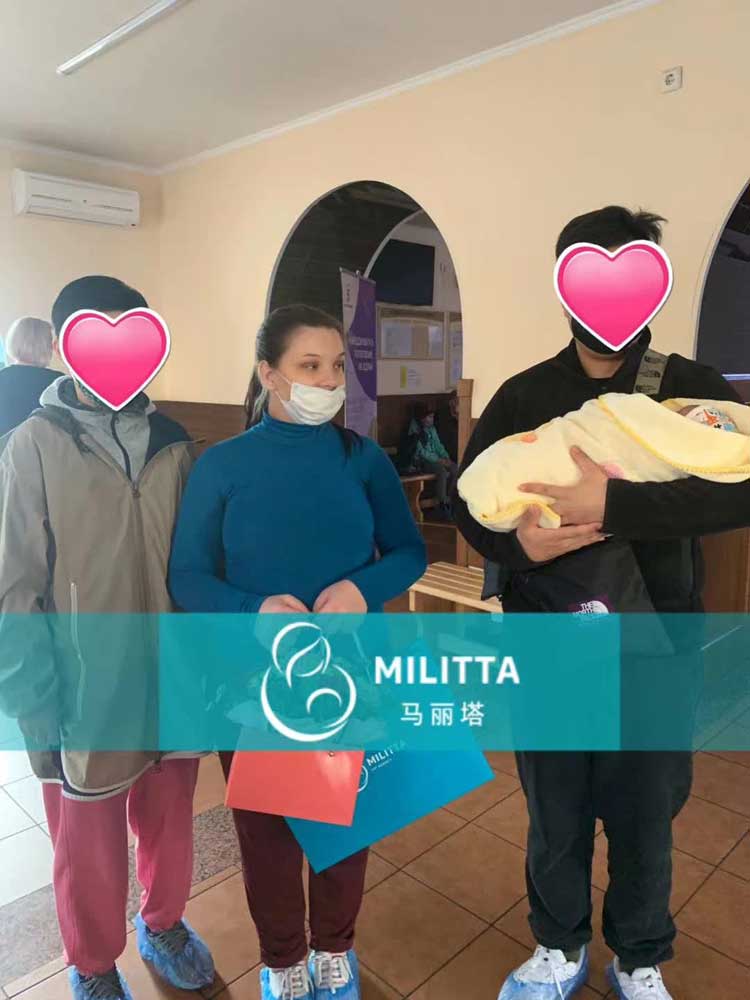 接试管宝宝出院,代妈签放弃孩子抚养权的协议