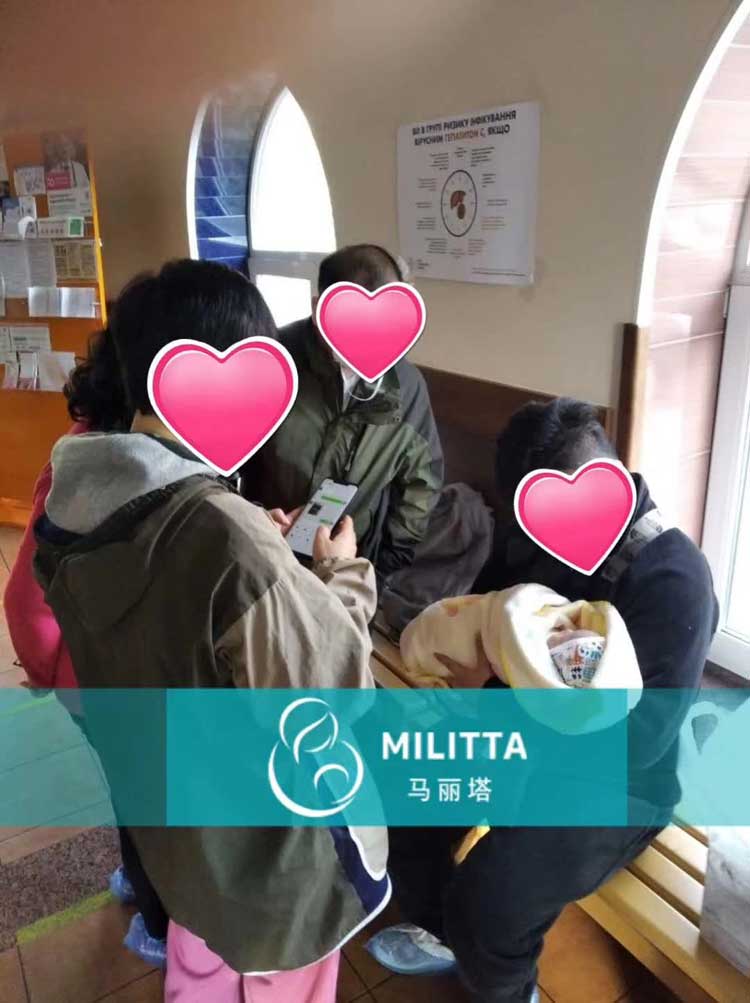 接试管宝宝出院,代妈签放弃孩子抚养权的协议