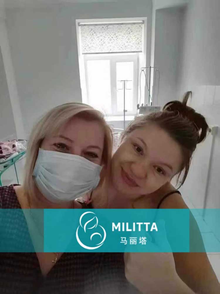 照顾刚出生的代母和试管婴儿