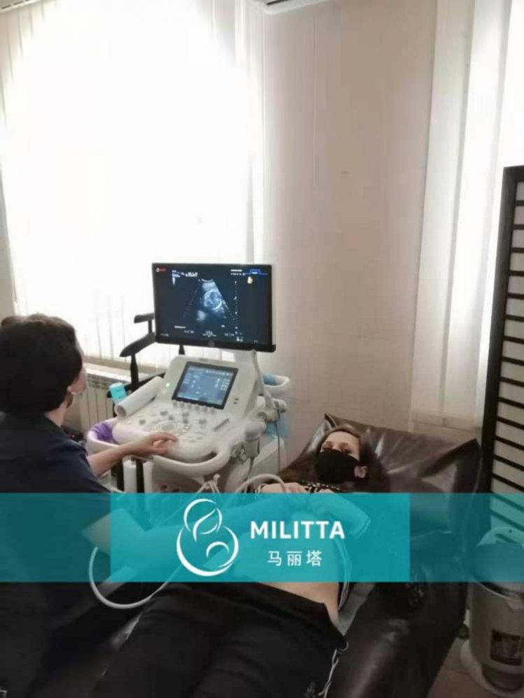 乌克兰就跟普通孕妇一样正大光明,定期产检