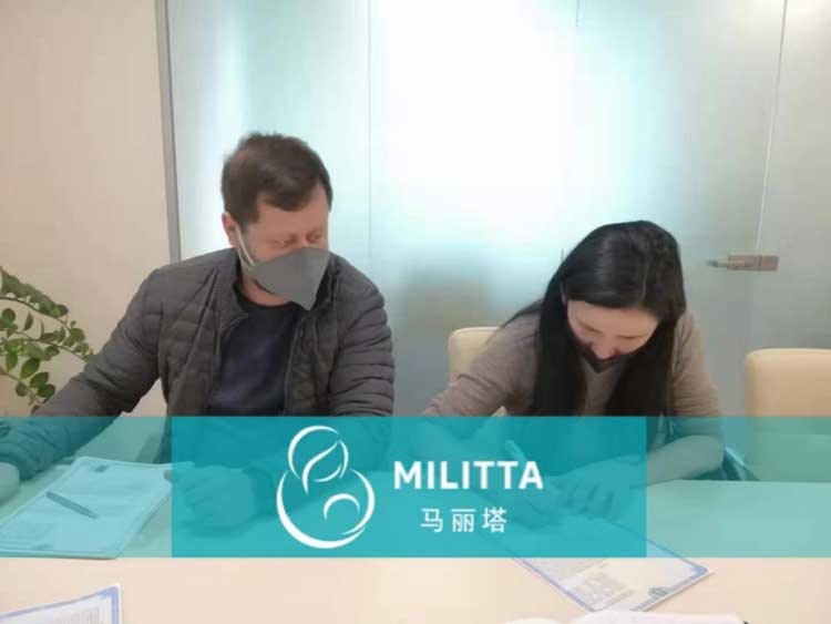 乌克兰代妈签署放弃试管宝宝抚养权