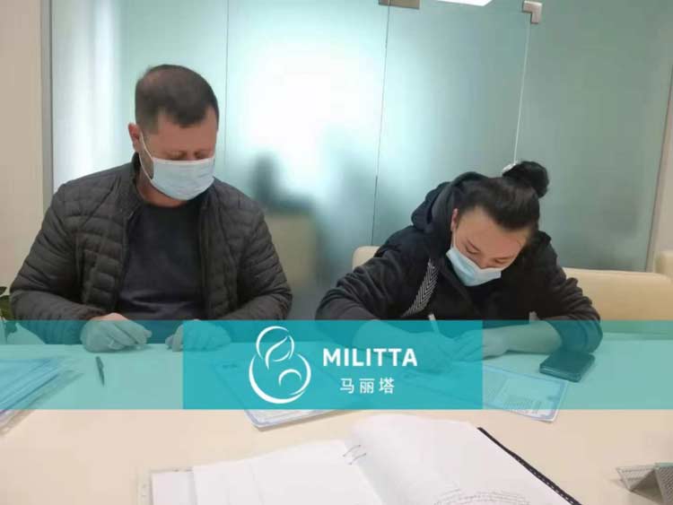 乌克兰孕妈签协议