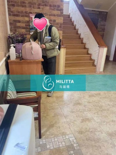 H夫妇带着试管宝宝回国,对马丽塔的服务很满意