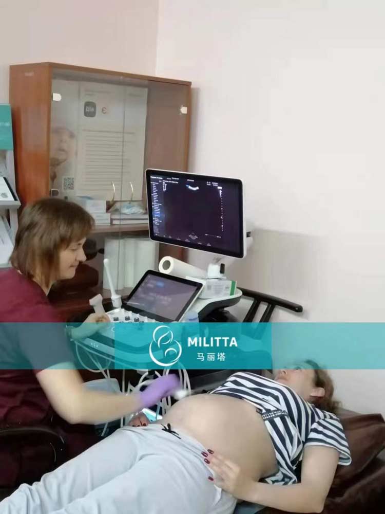乌克兰试管妈妈做产检
