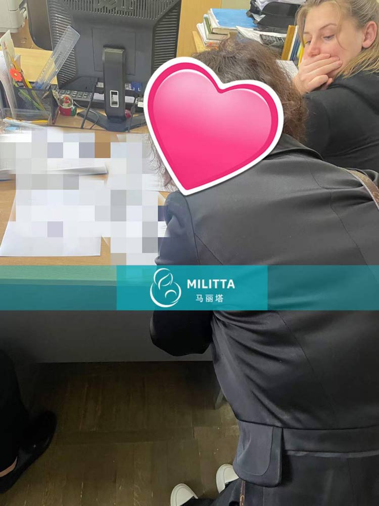乌克兰试管宝宝出生证