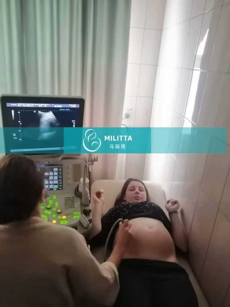 乌克兰孕37周孕妈做B超
