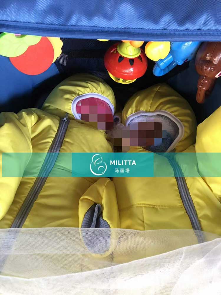 育儿师照顾乌克兰试管宝宝