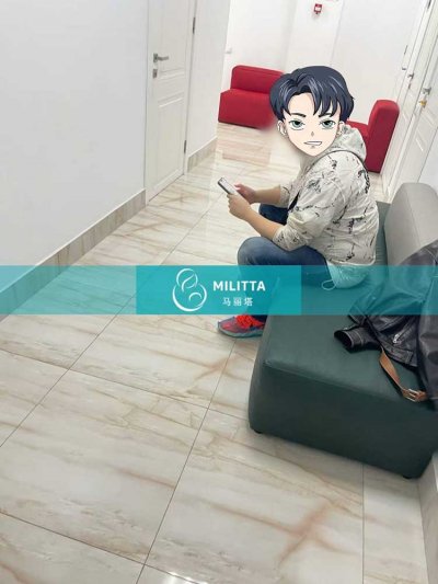 两位到格鲁吉亚试管助孕的男士来Silk医院签医疗协议