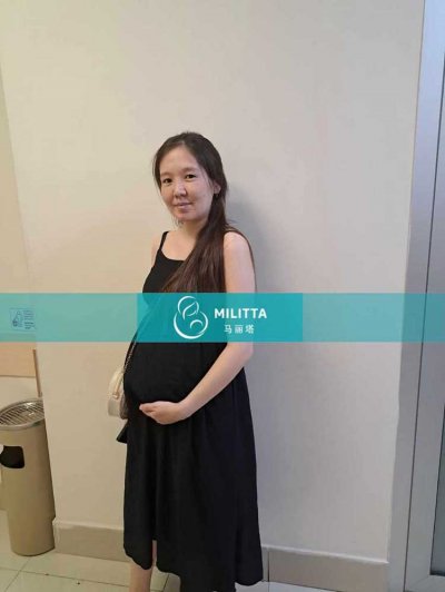 成功在格鲁吉亚移植胚胎的三名异国试管妈妈做B超