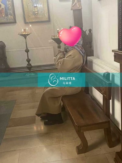 马丽塔翻译陪同到格鲁吉亚试管助孕生子的夫妇游览第比利斯