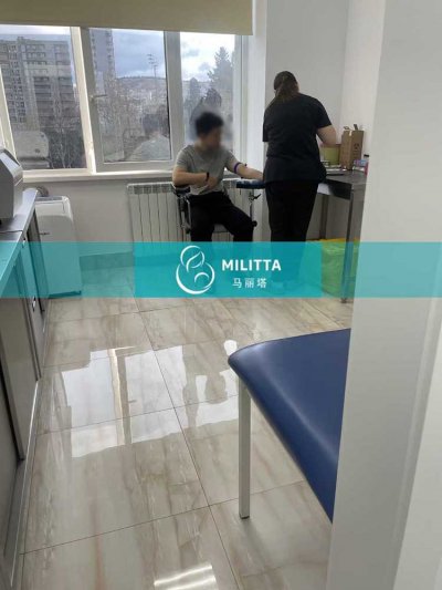 两位到格鲁吉亚助孕的男士在silk医院体检，取精冷冻