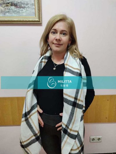 两位在乌克兰丽塔医院移植胚胎的试管妈妈在医院做B超