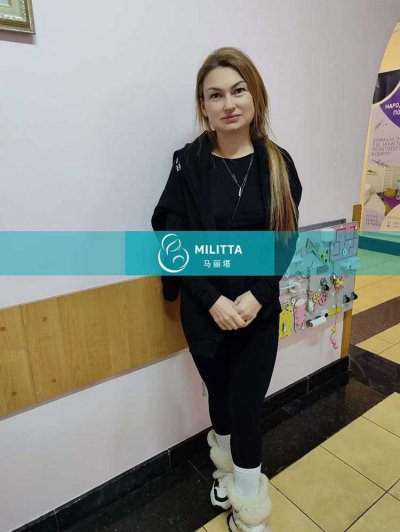两位乌克兰试管妈妈在基辅妇产医院做孕19周B超