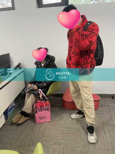 江苏梁夫妇到格鲁吉亚带新生儿试管宝宝去妇产医院做亲子鉴定