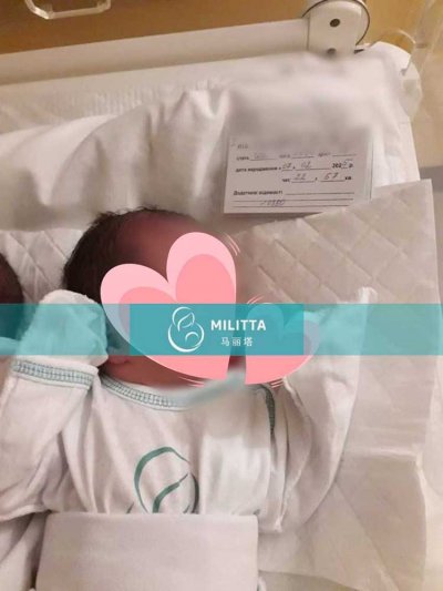 格鲁吉亚张先生的双胞胎男宝宝于格鲁吉亚时间2月7日10点57分足月出生