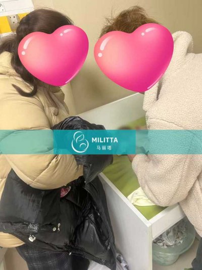 格鲁吉亚助孕的郑夫妇和家人到妇产医院接试管宝宝出院