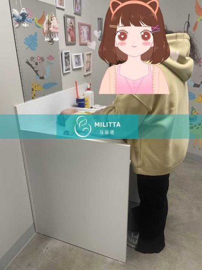 格鲁吉亚助孕的黄先生夫妇来妇产医院接新生儿宝宝出院