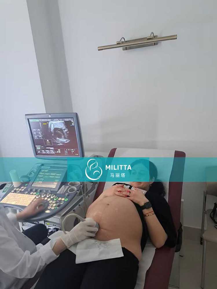 试管妈妈做B超