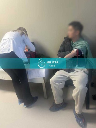 三个到格鲁吉亚助孕的家庭到妇产医院接他们的试管宝宝出院